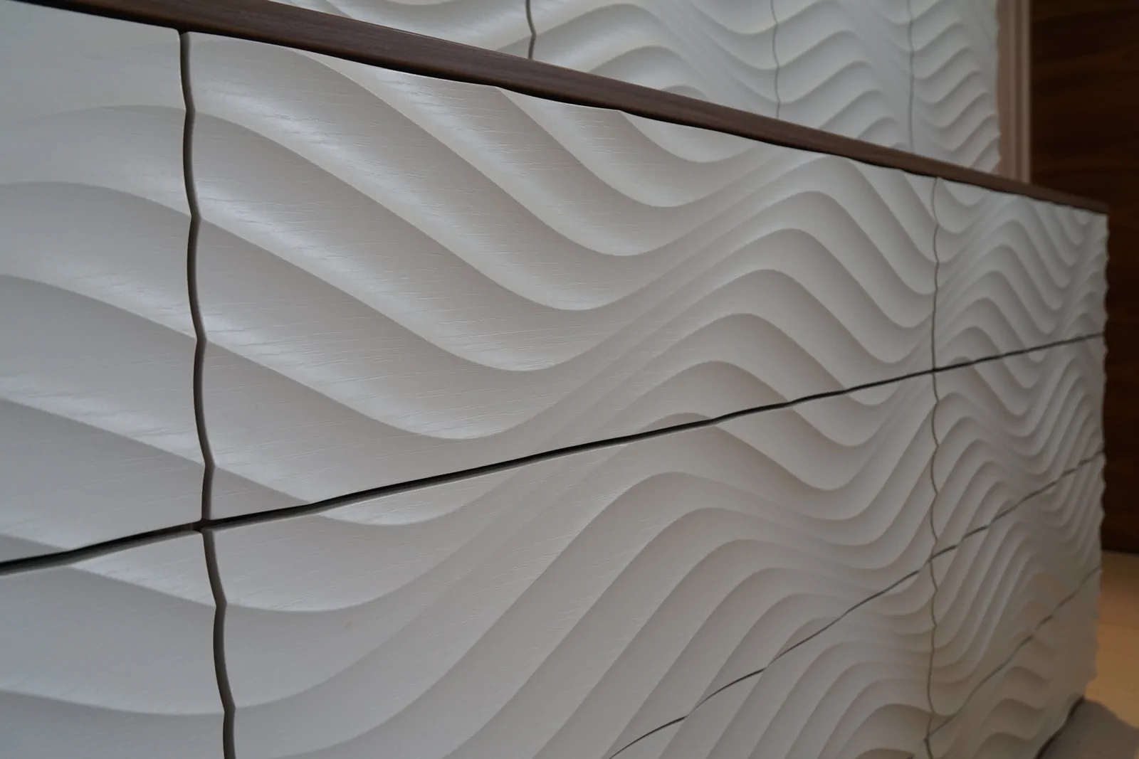 Routed facia showing Seharra Dune 3D pattern and grain texture
