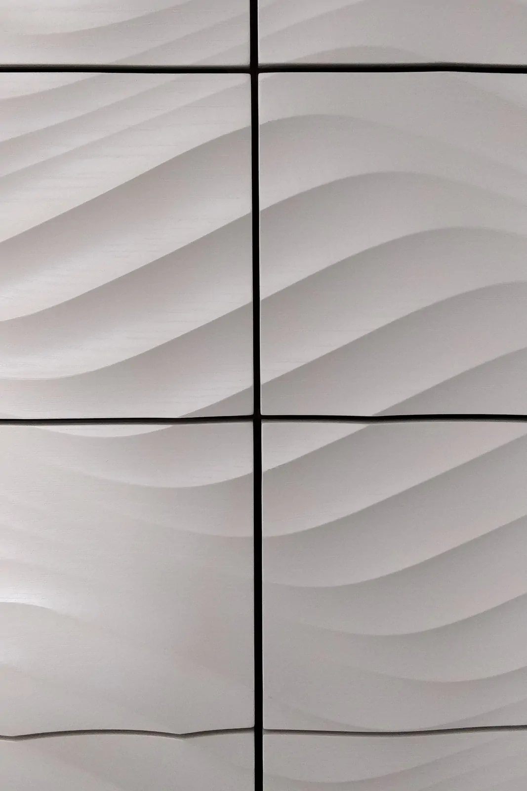 Seamless pattern alignment across sculpted facias